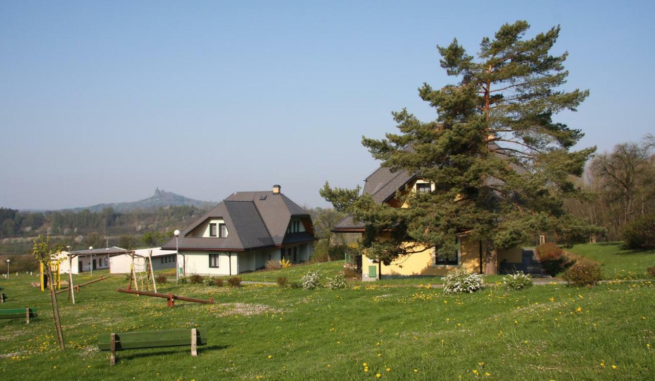 Отель Camping V Raji - Palda Rovensko pod Troskami Экстерьер фото